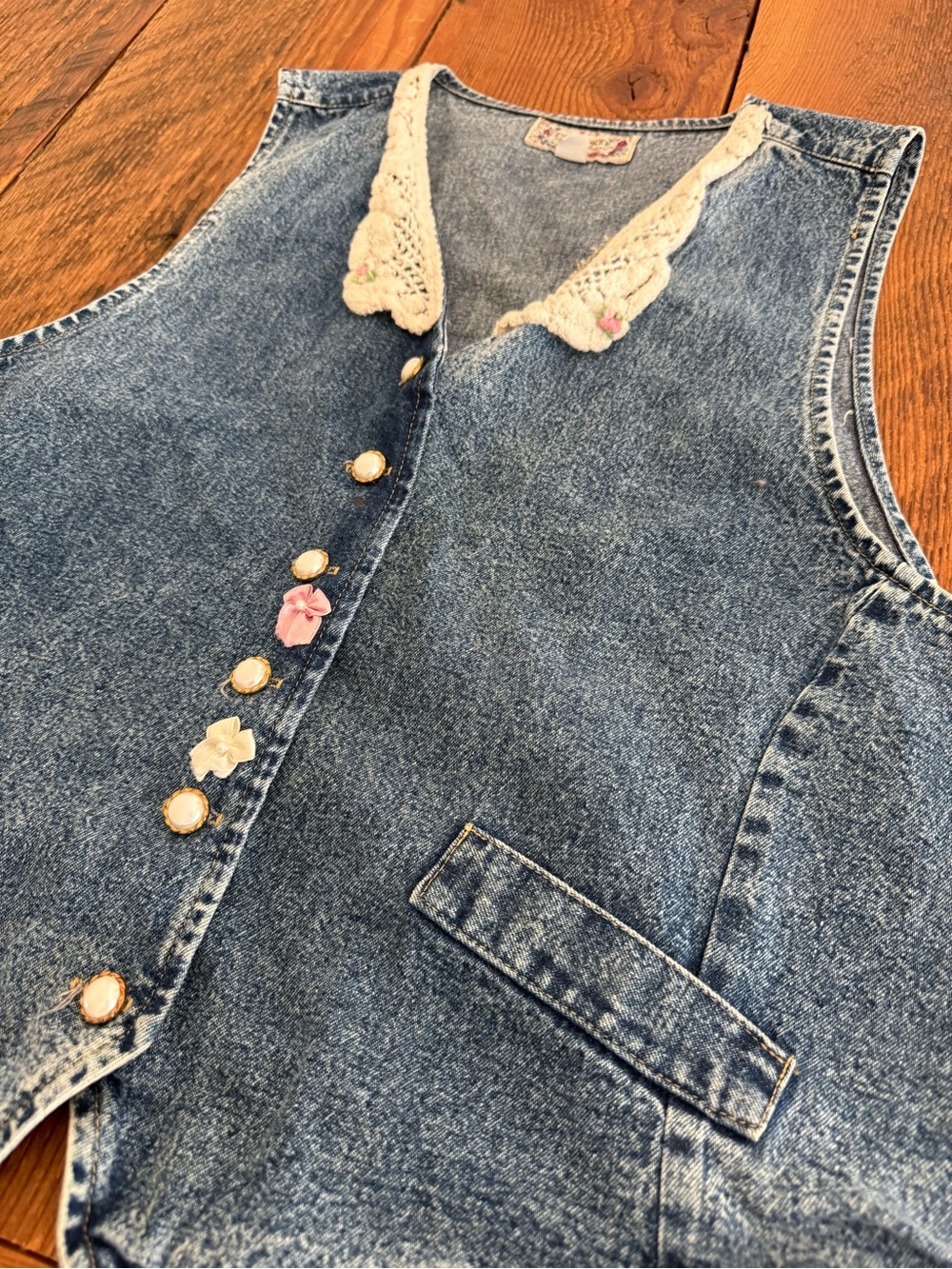 Vintage Cherokee Denim Button-Front Vest with Lace Trim - Picture 2 of 7